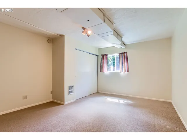 $1,299,000 | 7145 Southwest Gable Parkway, Portland, OR 97225