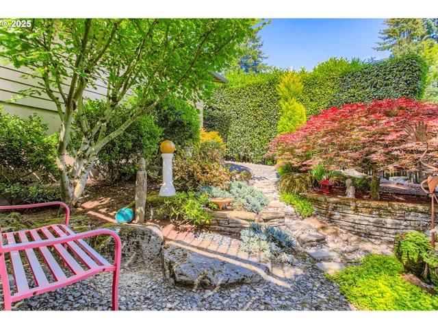 $1,299,000 | 7145 Southwest Gable Parkway, Portland, OR 97225
