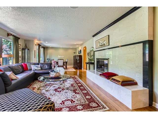 $1,299,000 | 7145 Southwest Gable Parkway, Portland, OR 97225