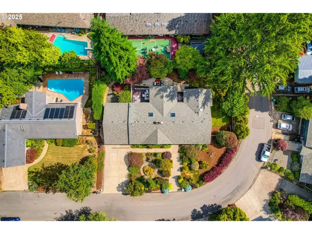 $1,299,000 | 7145 Southwest Gable Parkway, Portland, OR 97225