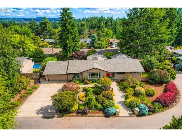 $1,299,000 | 7145 Southwest Gable Parkway, Portland, OR 97225