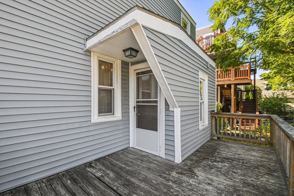 20 Townsend Street Waltham, MA 02453 - Photo 3 of 41