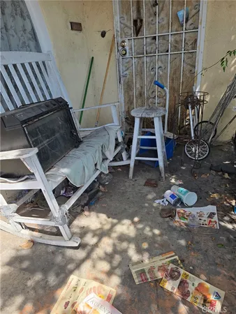 $585,000 | 671 South Hillview Avenue, Los Angeles, CA 90022