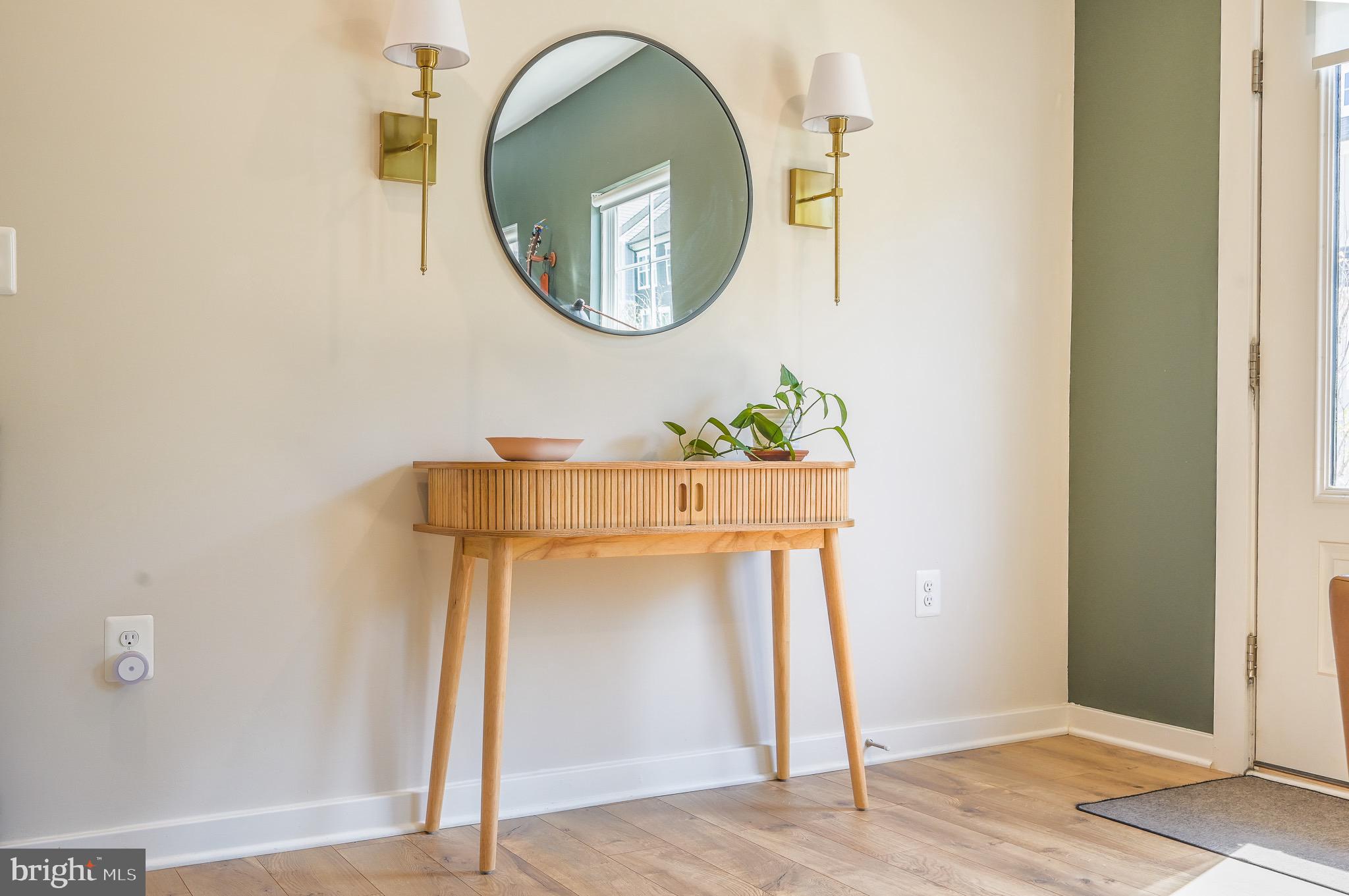 1606 Grove Chestnut Road Dumfries, VA 22026 - Photo 12 of 63 Foyer