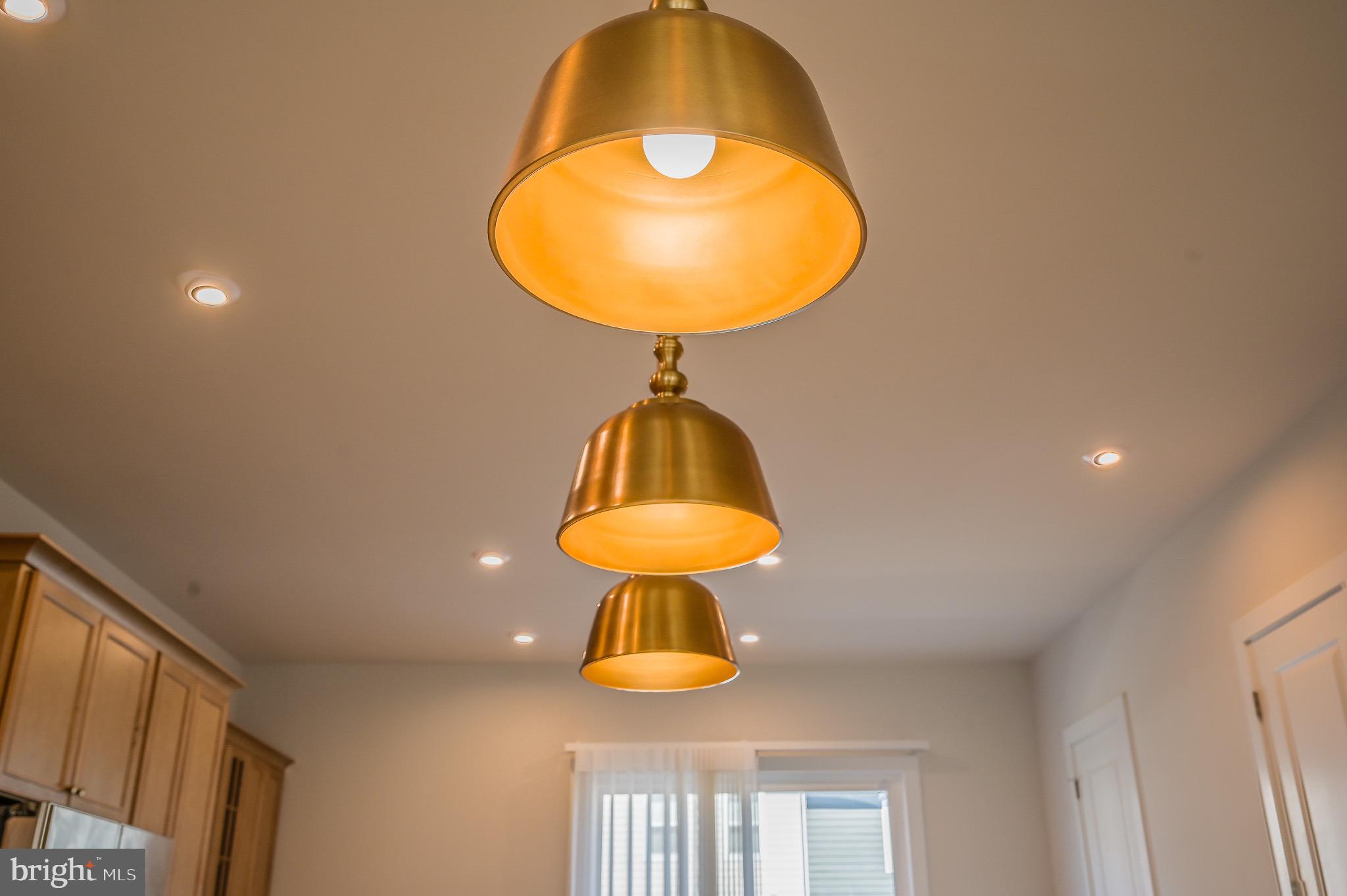 1606 Grove Chestnut Road Dumfries, VA 22026 - Photo 20 of 63 Copper pendant lighting