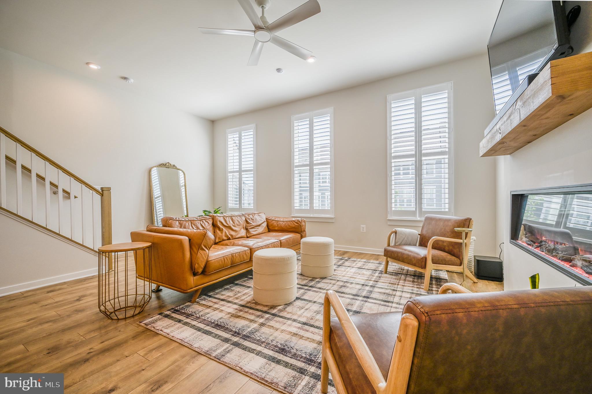 1606 Grove Chestnut Road Dumfries, VA 22026 - Photo 25 of 63 Family room with fan