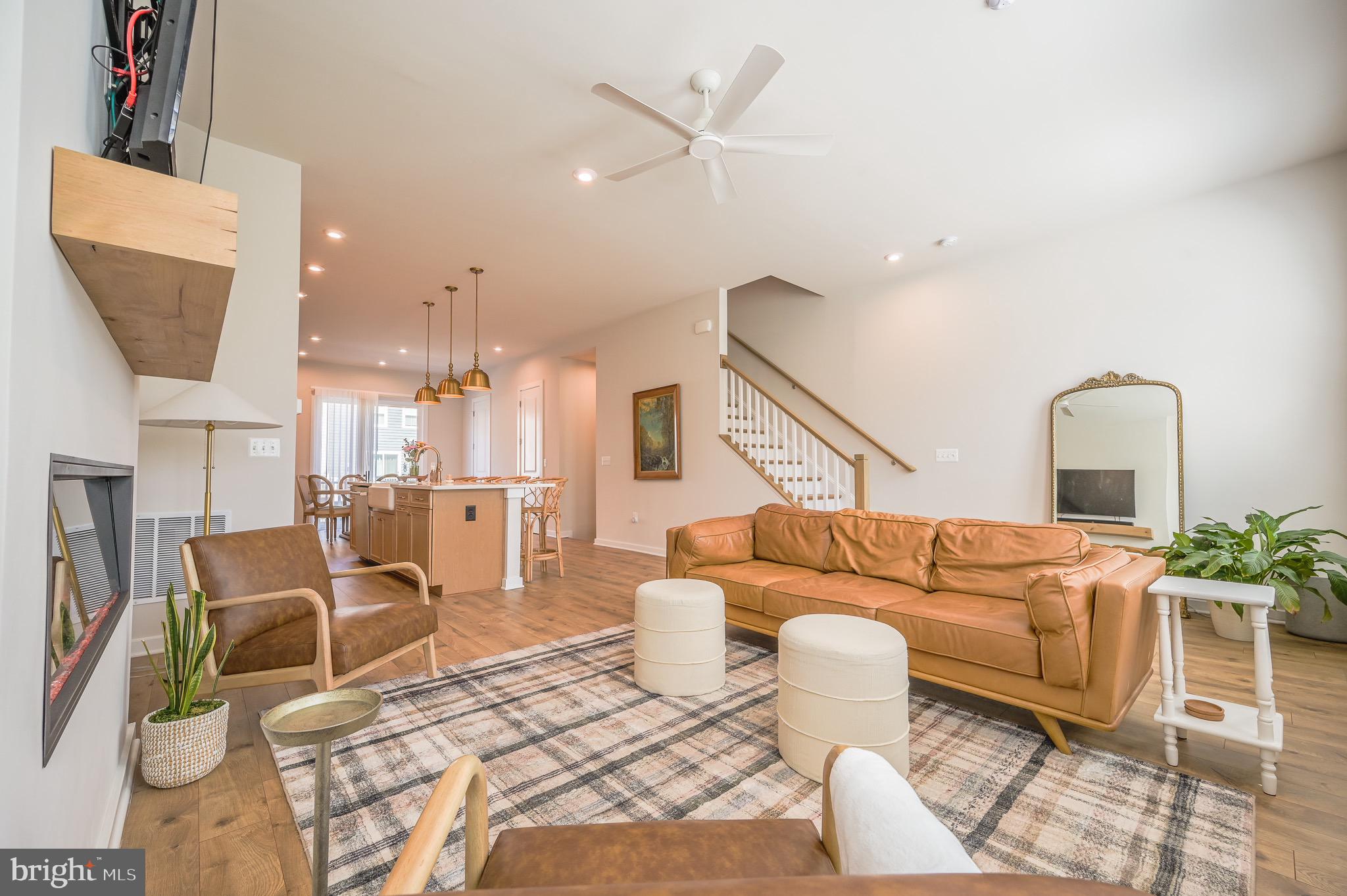 1606 Grove Chestnut Road Dumfries, VA 22026 - Photo 26 of 63 Family room