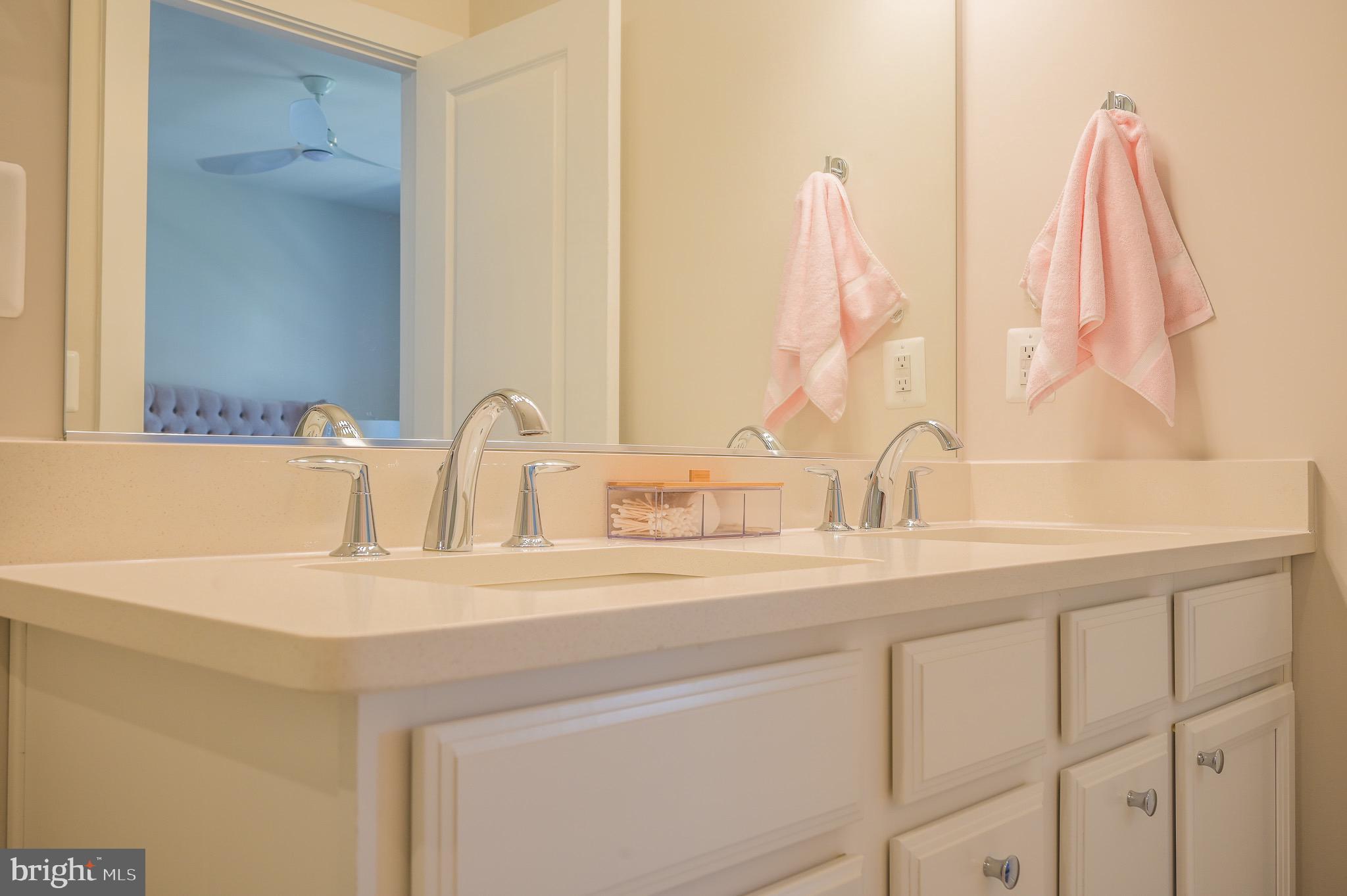 1606 Grove Chestnut Road Dumfries, VA 22026 - Photo 39 of 63 Owners suite