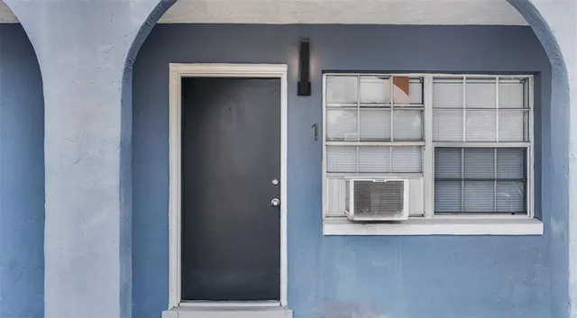 $897 | 601 State Avenue, Unit 1, Daytona Beach, FL 32117