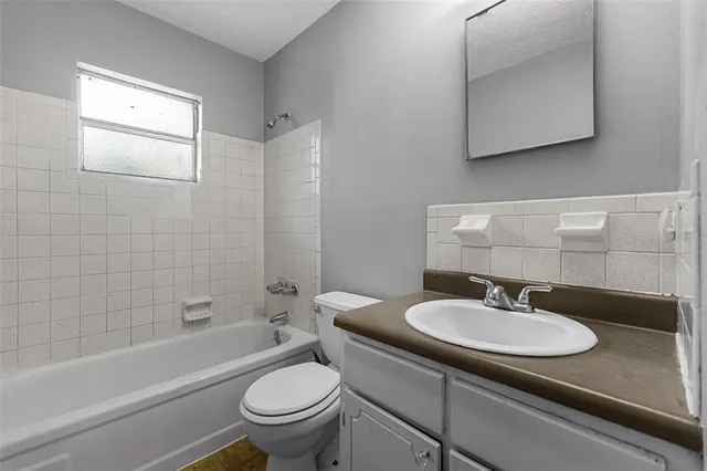 $897 | 601 State Avenue, Unit 1, Daytona Beach, FL 32117