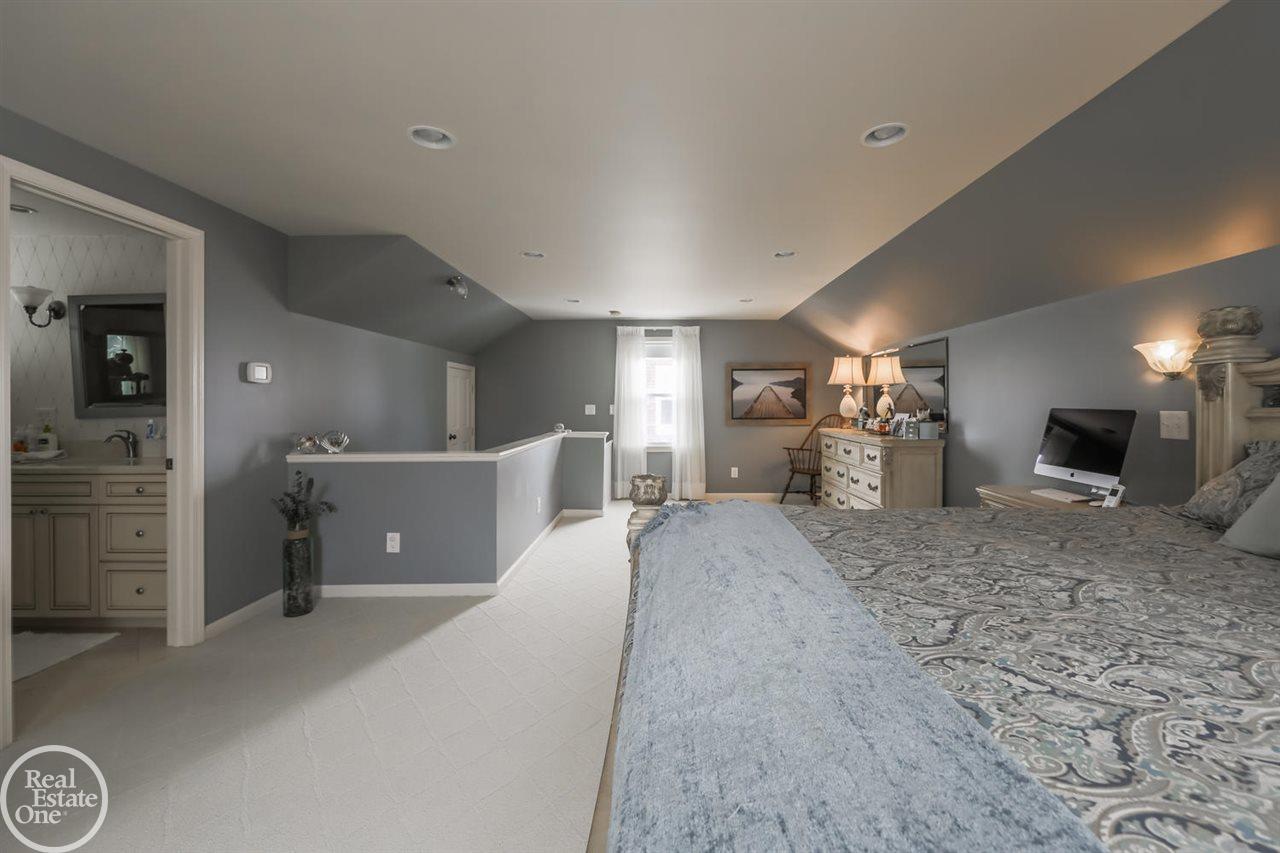 374 Ridgemont Road Grosse Pointe Farms, MI 48236 - Photo 18 of 25