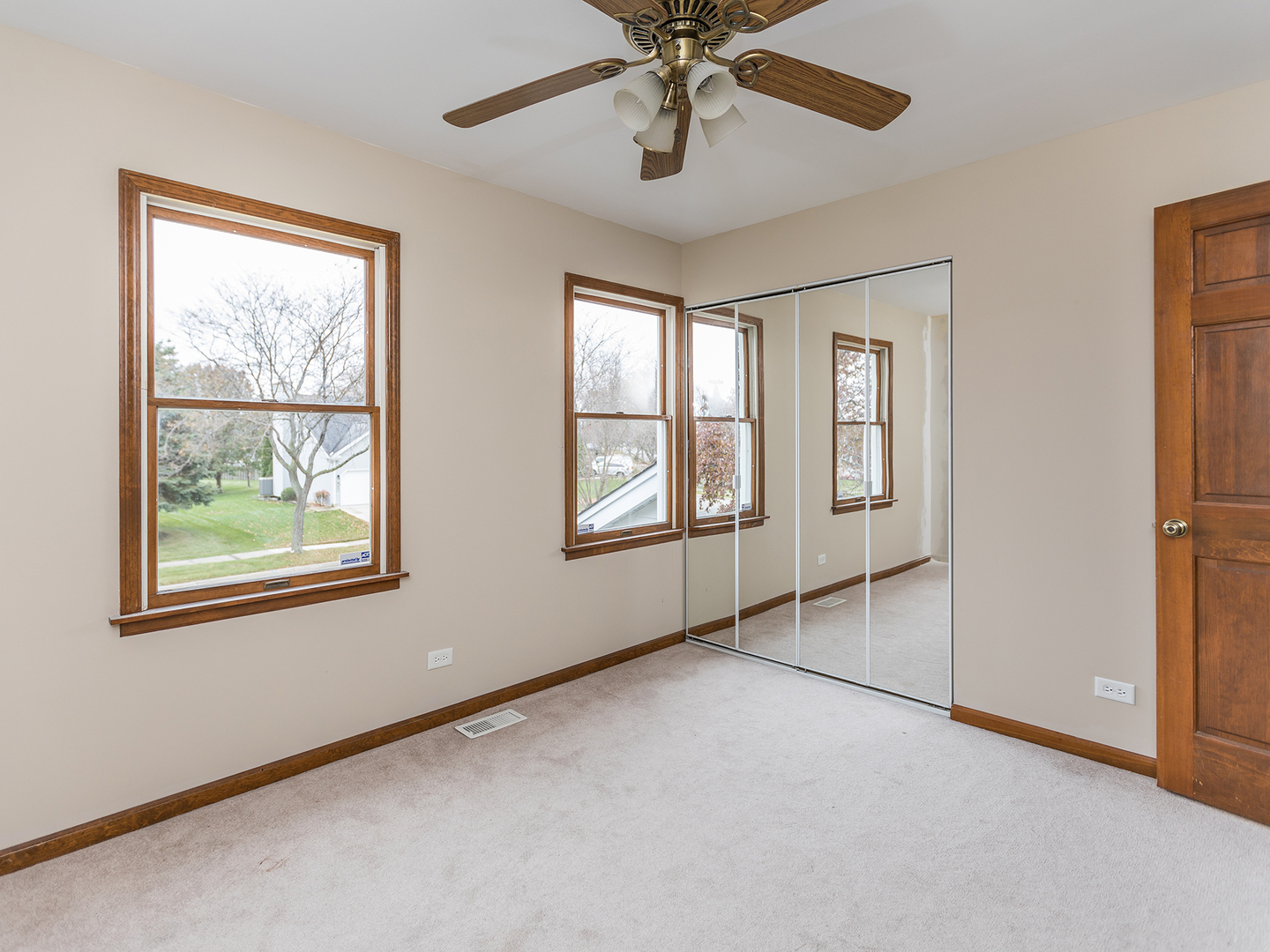 872 New Britton Road Carol Stream, IL 60188 - Photo 15 of 22 a view of an empty room with a window