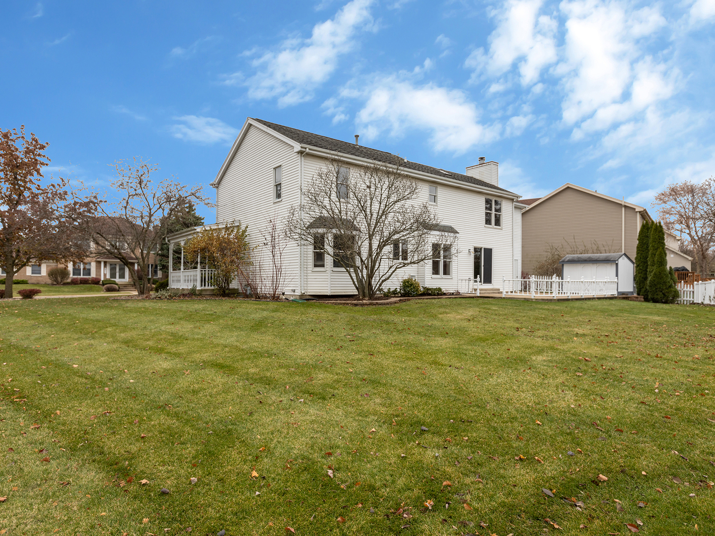 872 New Britton Road Carol Stream, IL 60188 - Photo 20 of 22 a view of a house with backyard