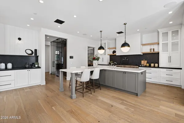 $8,995,000 | 5617 East Montecito Avenue, Phoenix, AZ 85018