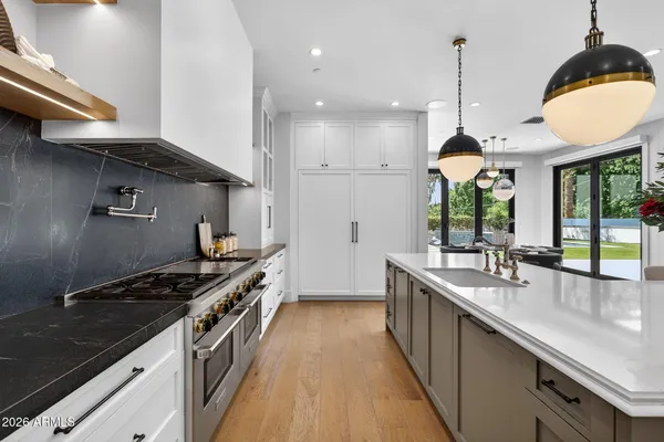 $8,995,000 | 5617 East Montecito Avenue, Phoenix, AZ 85018