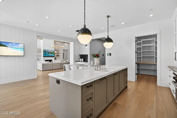 $8,995,000 | 5617 East Montecito Avenue, Phoenix, AZ 85018