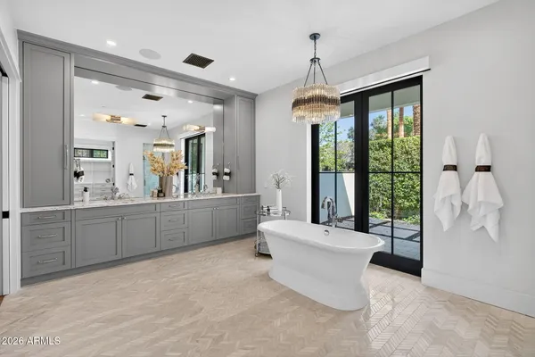 $8,995,000 | 5617 East Montecito Avenue, Phoenix, AZ 85018