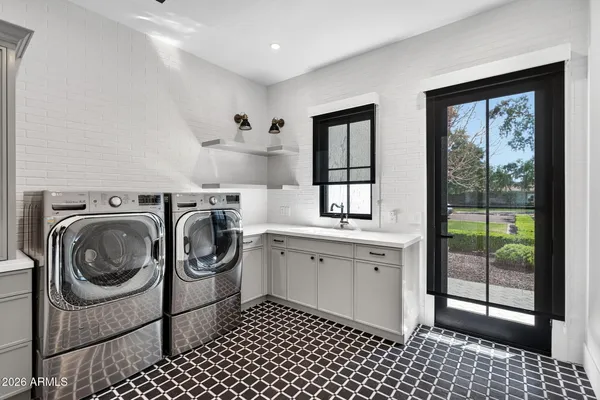 $8,995,000 | 5617 East Montecito Avenue, Phoenix, AZ 85018