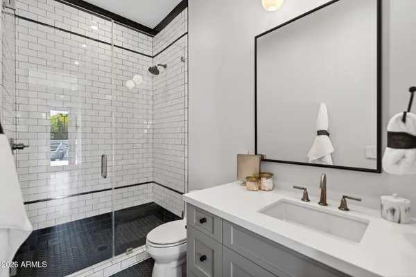 $8,995,000 | 5617 East Montecito Avenue, Phoenix, AZ 85018