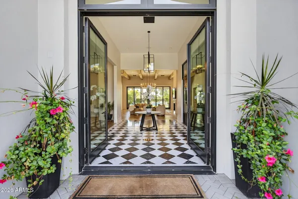 $8,995,000 | 5617 East Montecito Avenue, Phoenix, AZ 85018