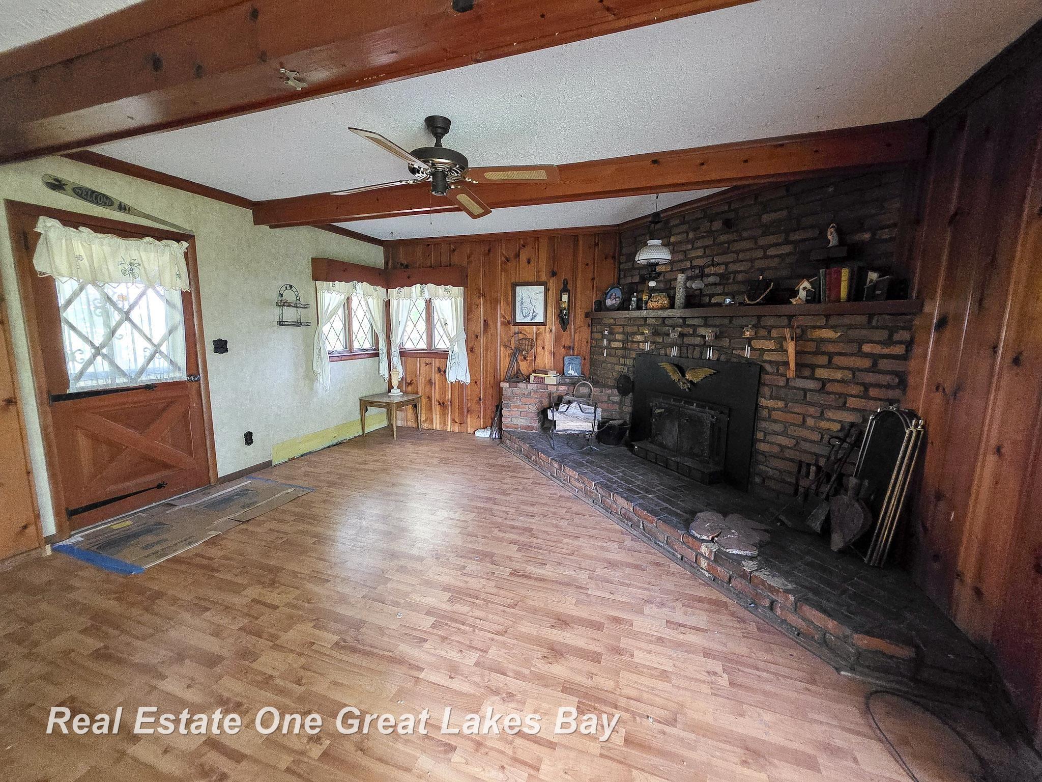 27 North Grout Road Gladwin, MI 48624 - Photo 3 of 77