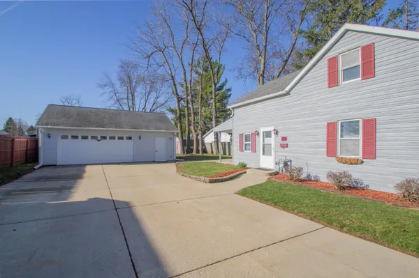 $269,900 | 211 Lynn Street, Watertown, WI 53098