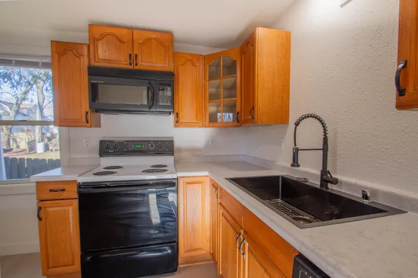 $269,900 | 211 Lynn Street, Watertown, WI 53098