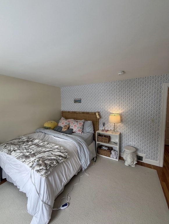 124 Pilgrim Road Wellesley, MA 02481 - Photo 8 of 24