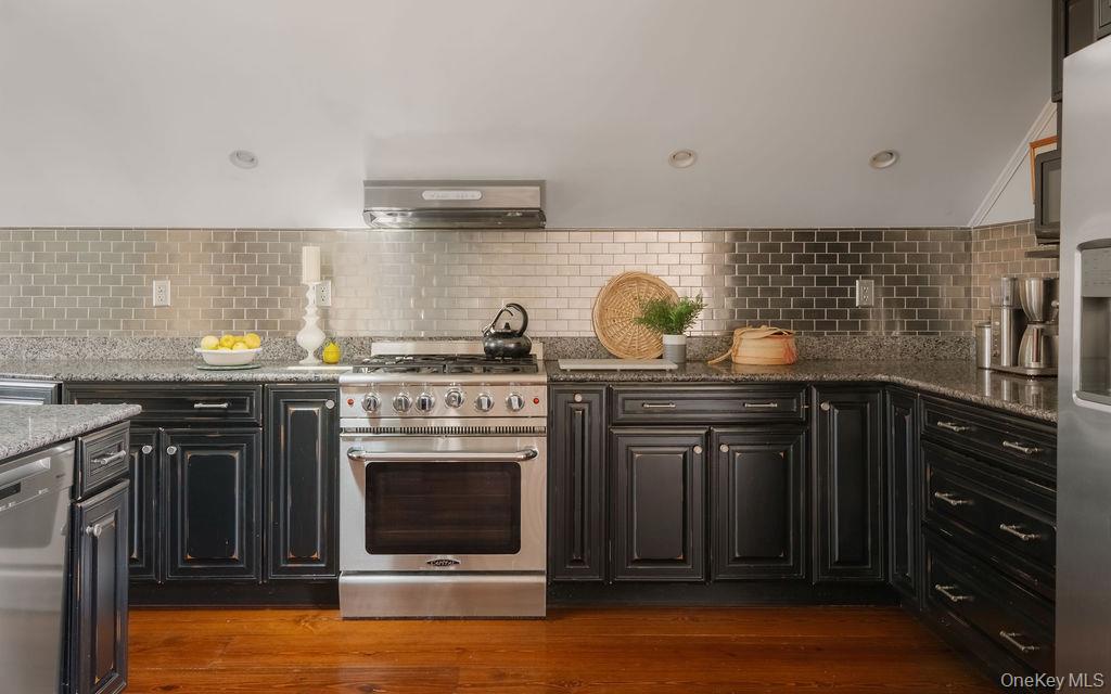 92 Fiddlers Bridge Road Staatsburg, NY 12580 - Photo 8 of 32 Kitchen