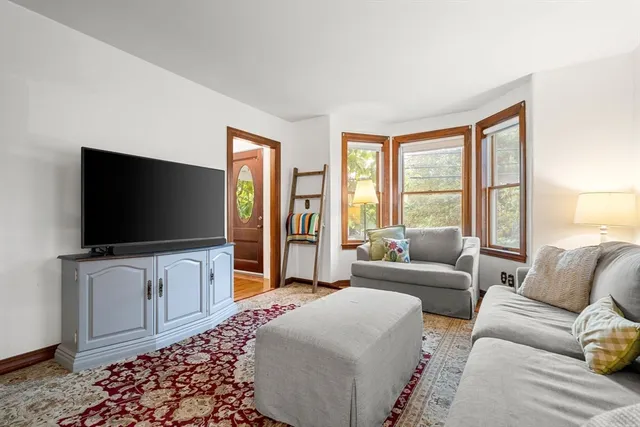 $685,000 | 9 Adams Avenue, Saugus, MA 01906