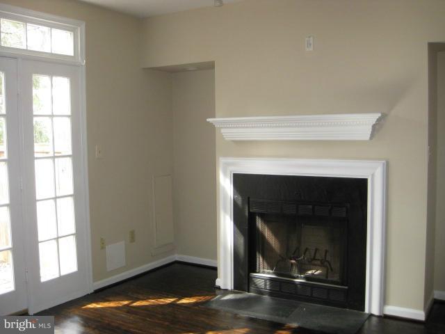 448 West Glebe Road Alexandria, VA 22305 - Photo 27 of 30 Living Room