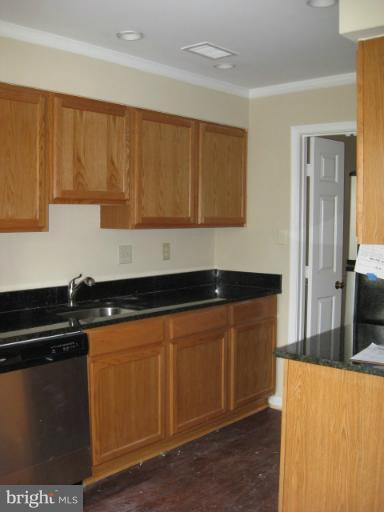 448 West Glebe Road Alexandria, VA 22305 - Photo 4 of 30 Kitchen