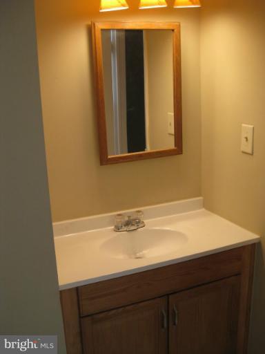 448 West Glebe Road Alexandria, VA 22305 - Photo 6 of 30 Bath
