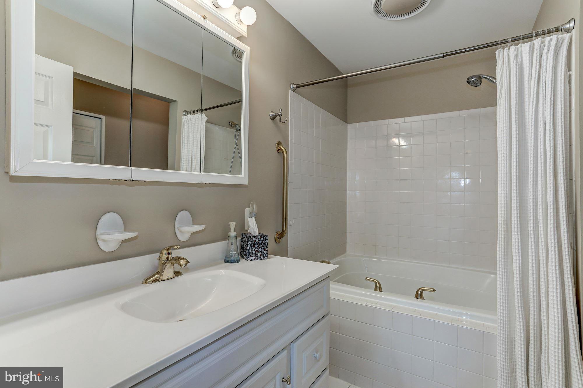 10507 Gunston Road Lorton, VA 22079 - Photo 21 of 30 MASTER BATH