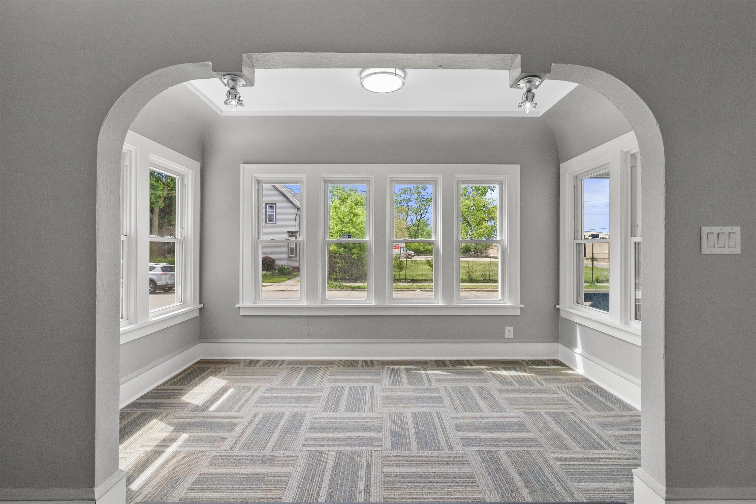 1342 St Patrick Street Racine, WI 53404 - Photo 11 of 40 Beautiful Sunroom
