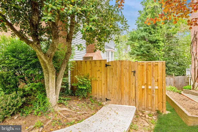 $2,400 | 6042 Munson Hill Road, Falls Church, VA 22044