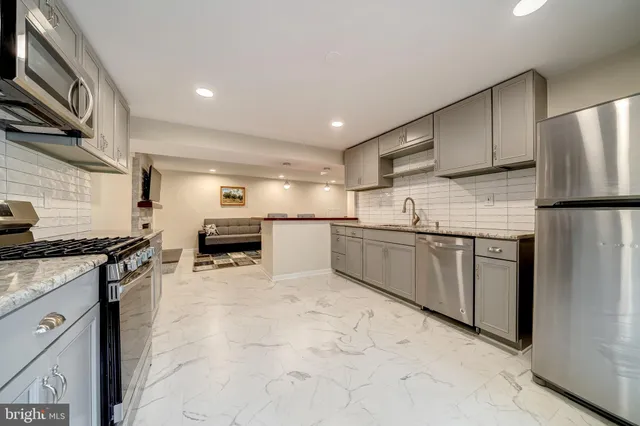 $2,400 | 6042 Munson Hill Road, Falls Church, VA 22044