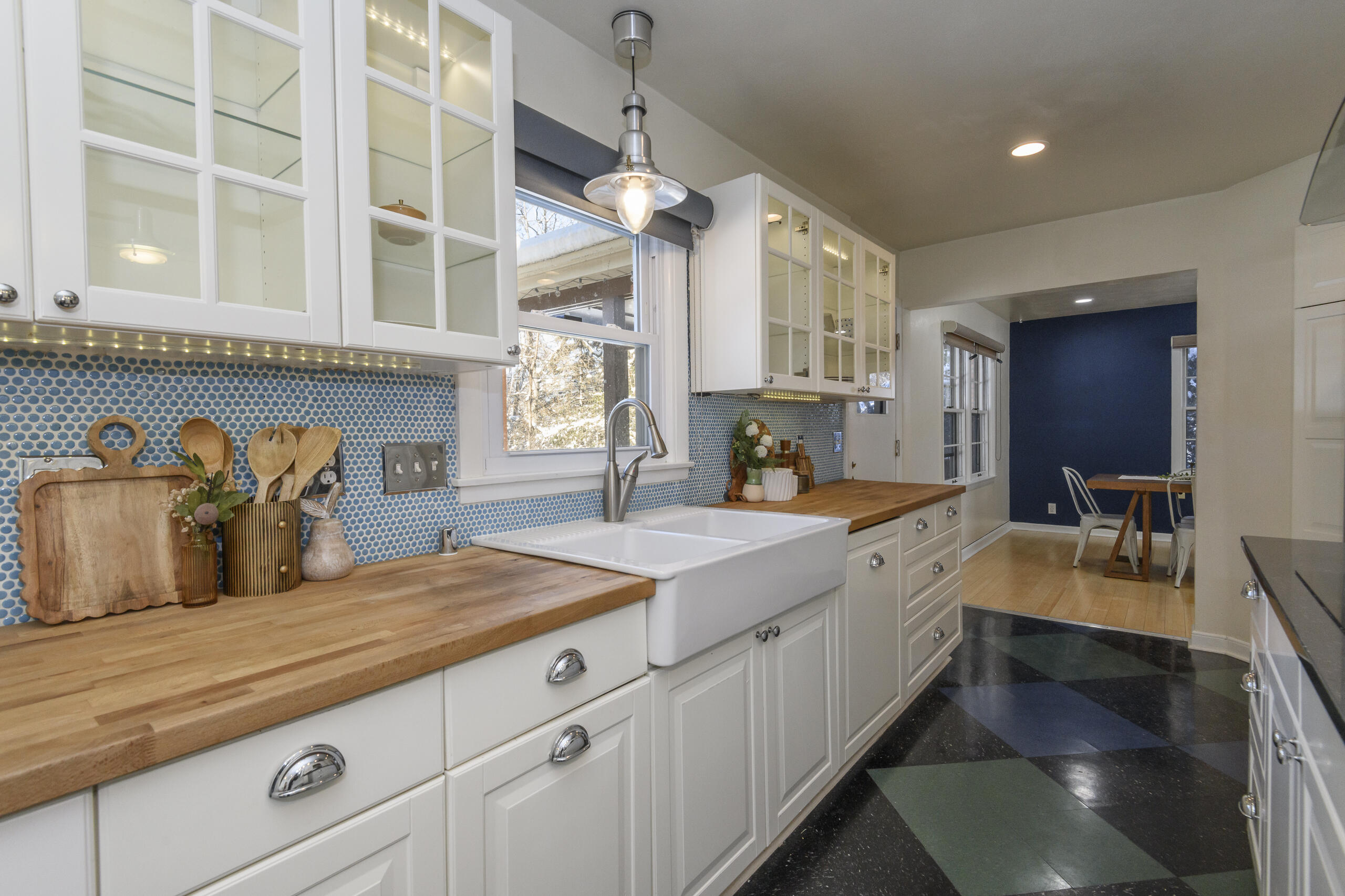 902 Lake Drive South Milwaukee, WI 53172 - Photo 14 of 53 Kitchen