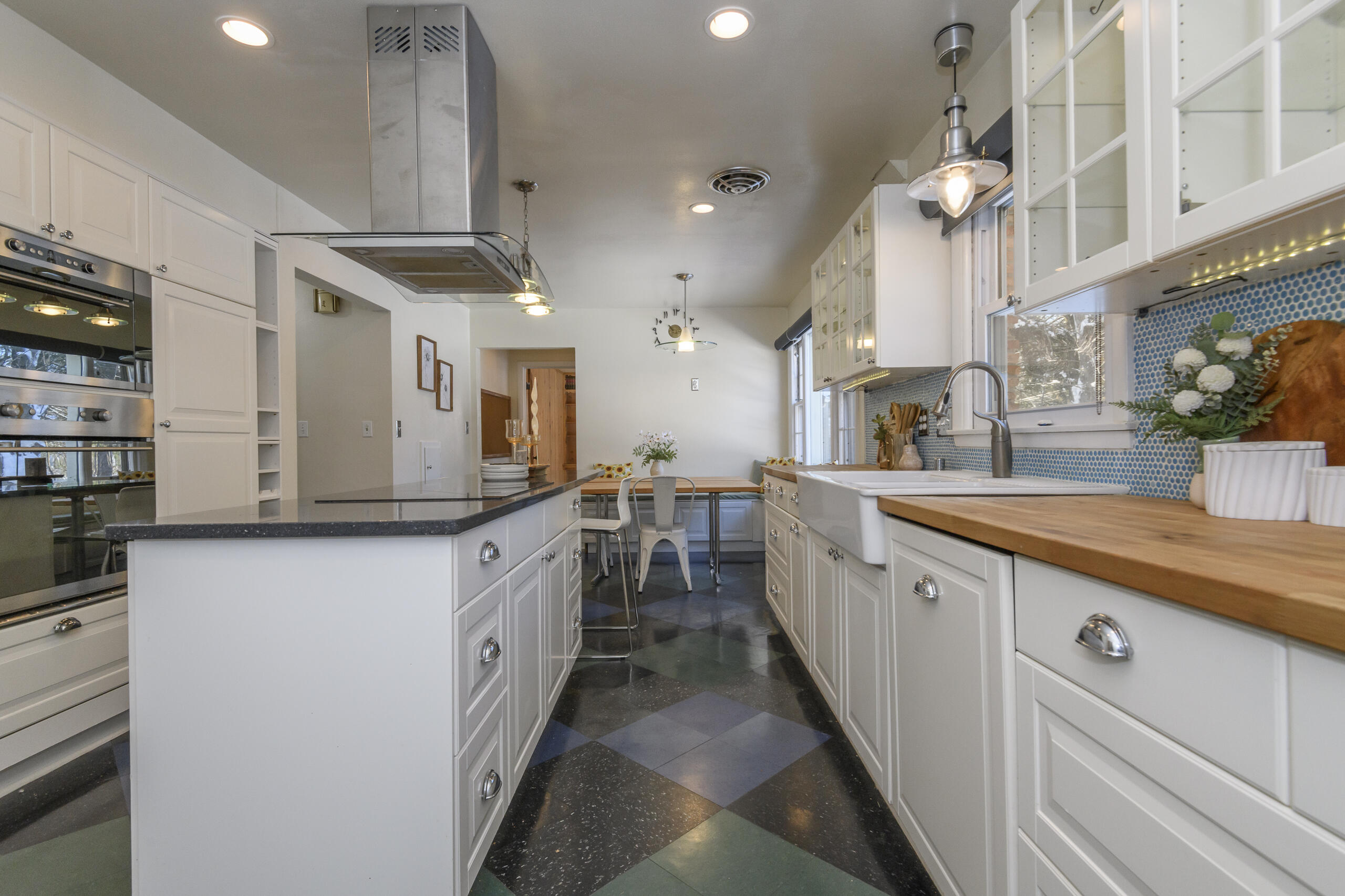 902 Lake Drive South Milwaukee, WI 53172 - Photo 15 of 53 Kitchen