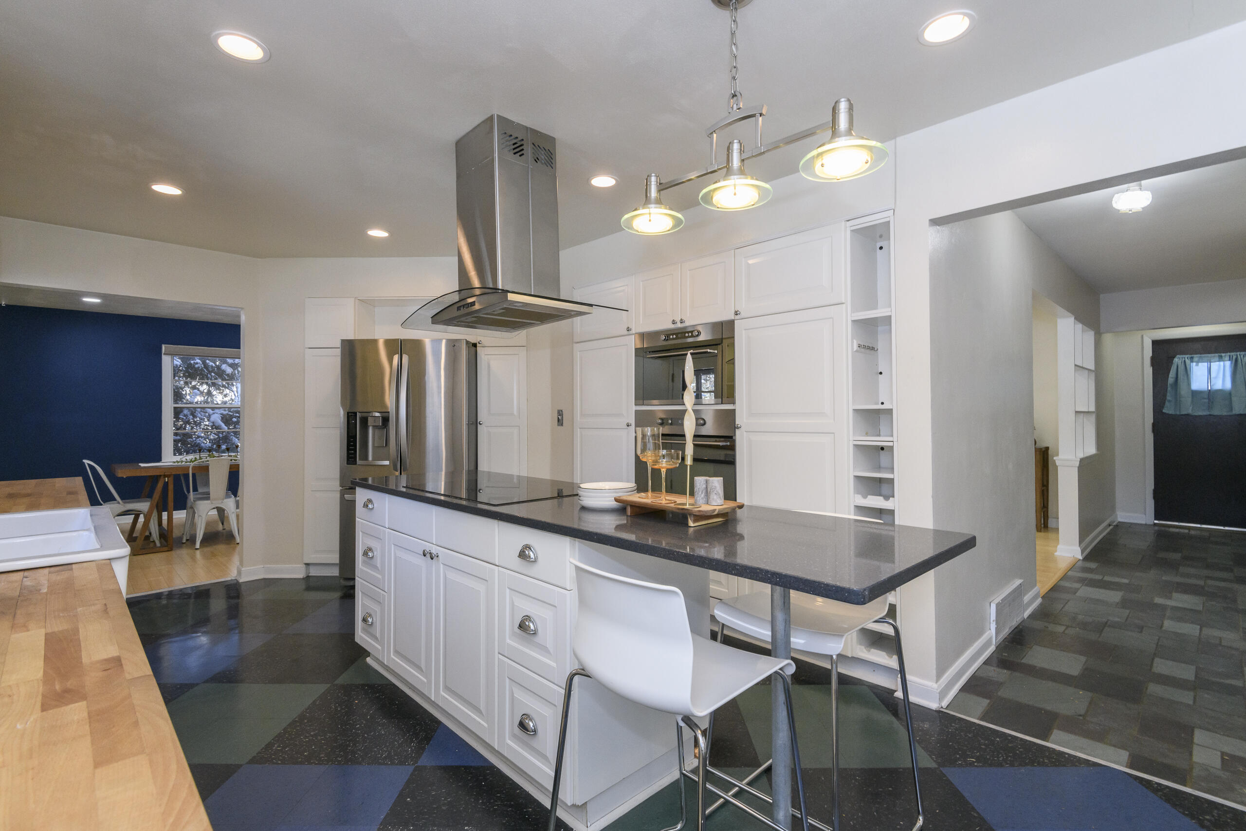 902 Lake Drive South Milwaukee, WI 53172 - Photo 18 of 53 Kitchen