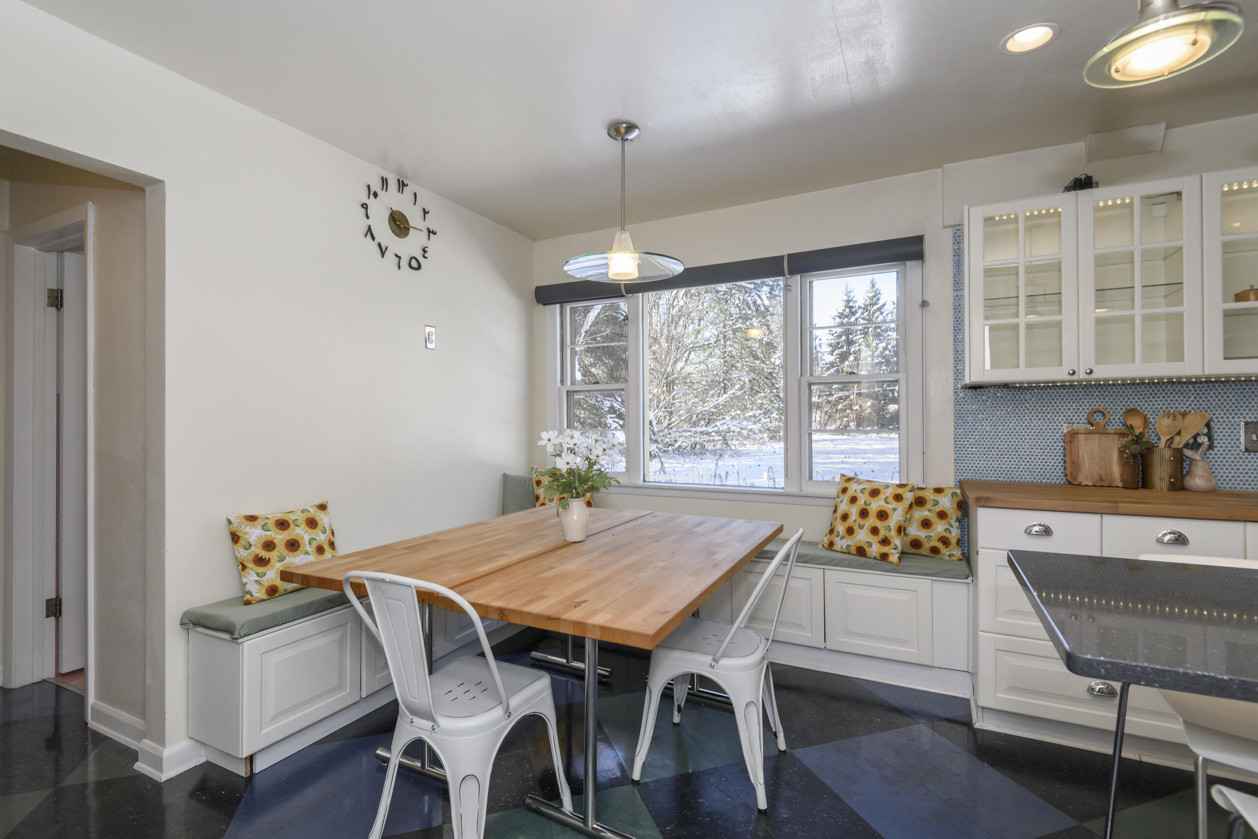 902 Lake Drive South Milwaukee, WI 53172 - Photo 19 of 53 Breakfast Nook