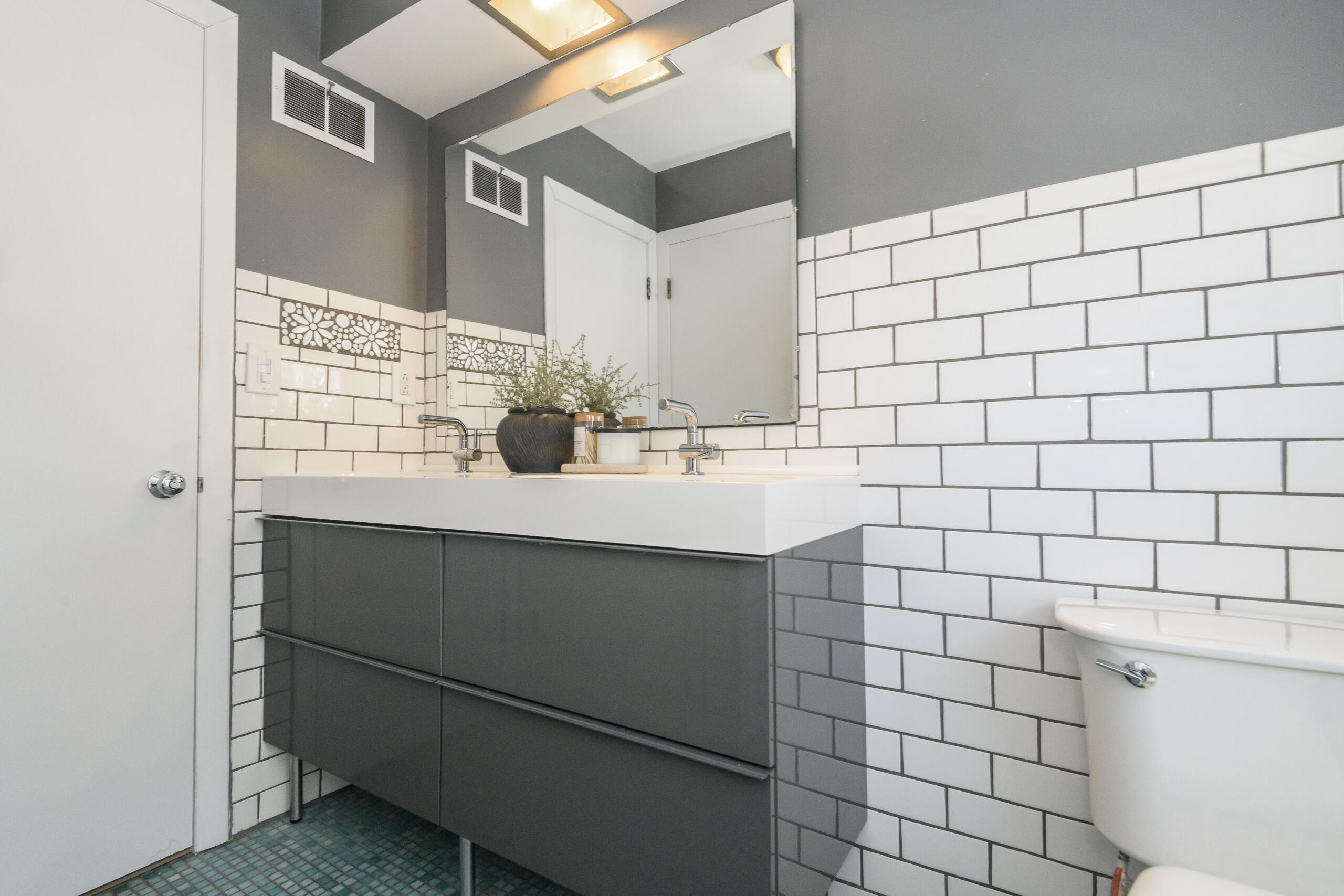 902 Lake Drive South Milwaukee, WI 53172 - Photo 25 of 53 Upper Full Bath 1