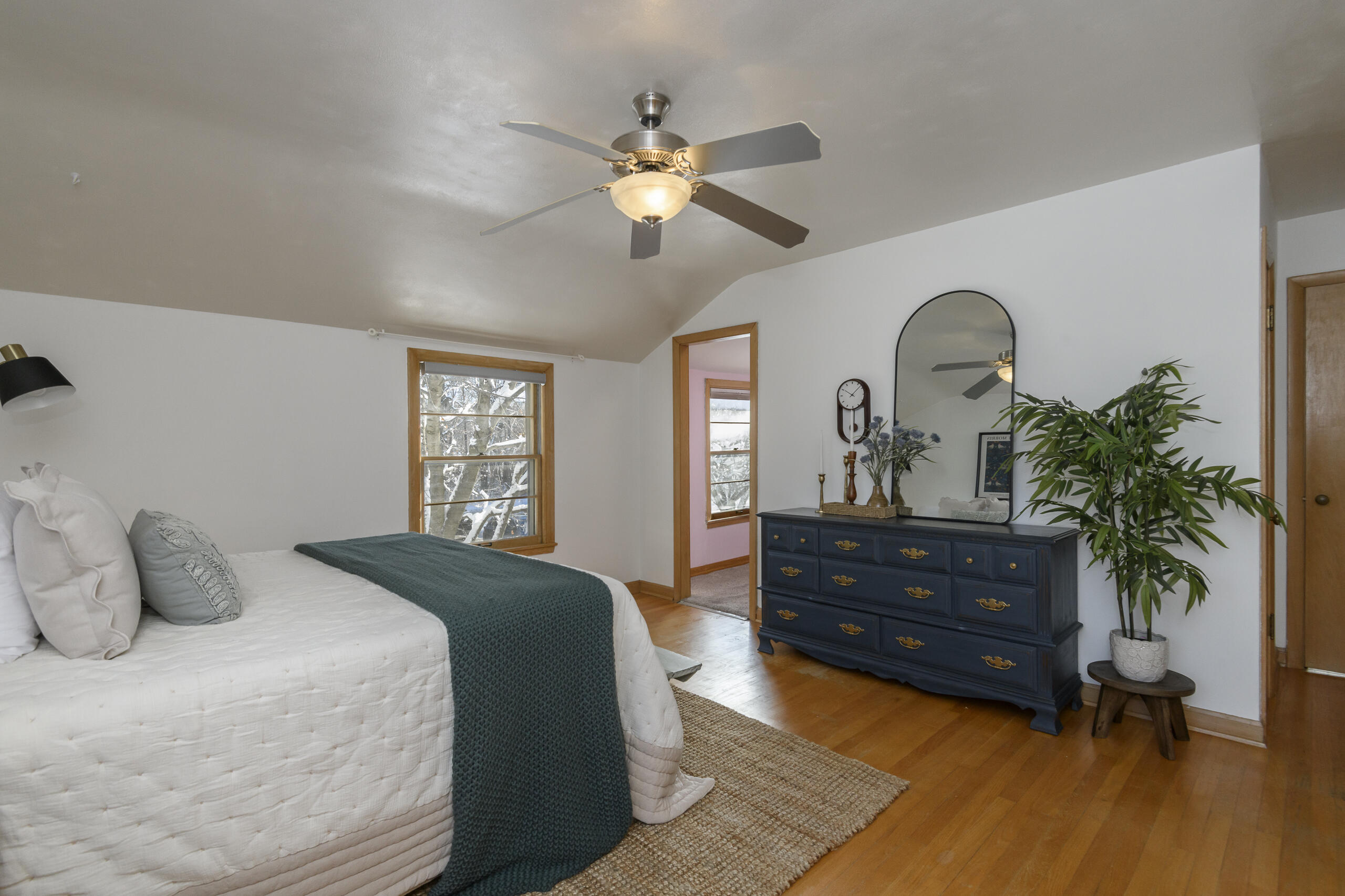 902 Lake Drive South Milwaukee, WI 53172 - Photo 27 of 53 Bedroom 1