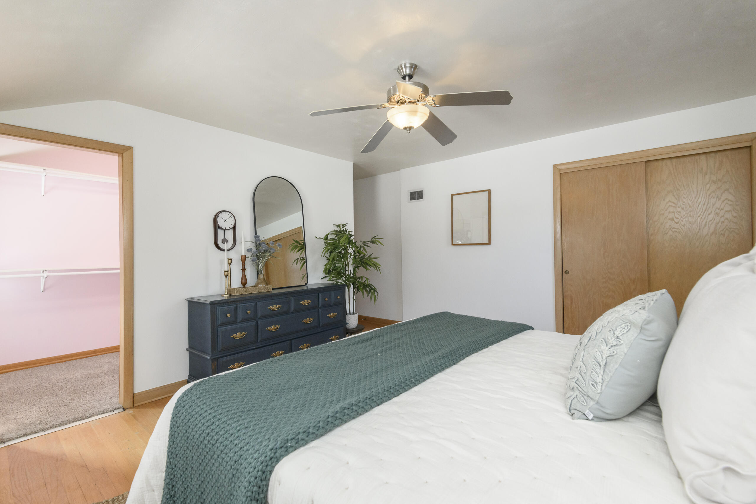 902 Lake Drive South Milwaukee, WI 53172 - Photo 28 of 53 Bedroom 1