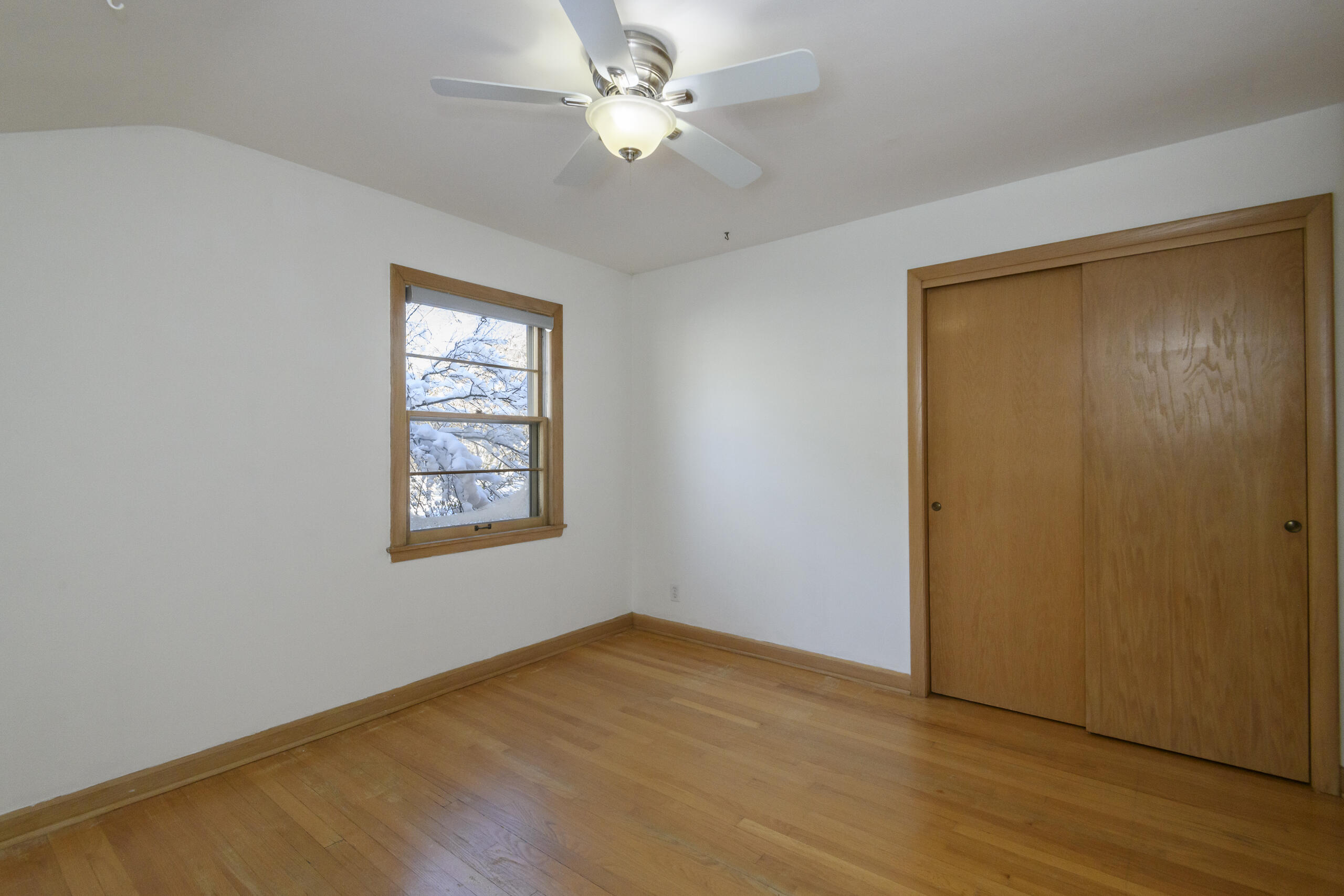 902 Lake Drive South Milwaukee, WI 53172 - Photo 37 of 53 Bedroom 4