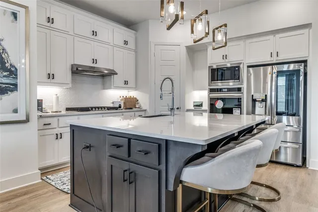 $690,000 | 503 North Eagle Pt Road, Van Alstyne, TX 75495