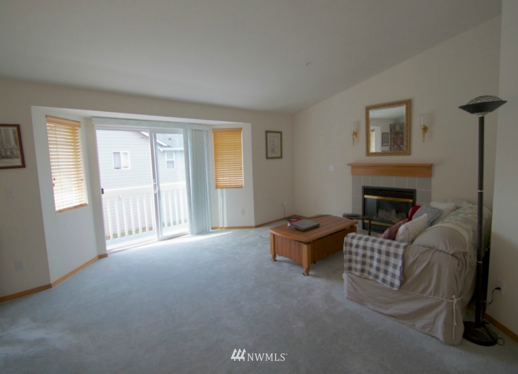 8305 233rd Street Southwest Edmonds, WA 98026 - Photo 4 of 11