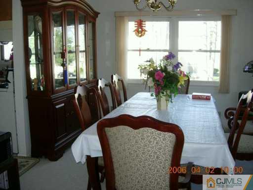 24 Sinclair Road Edison, NJ 08820 - Photo 4 of 8