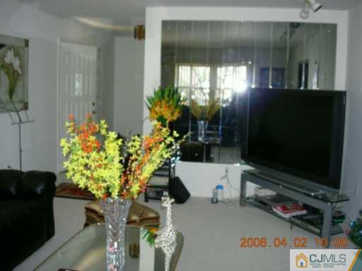 24 Sinclair Road Edison, NJ 08820 - Photo 7 of 8