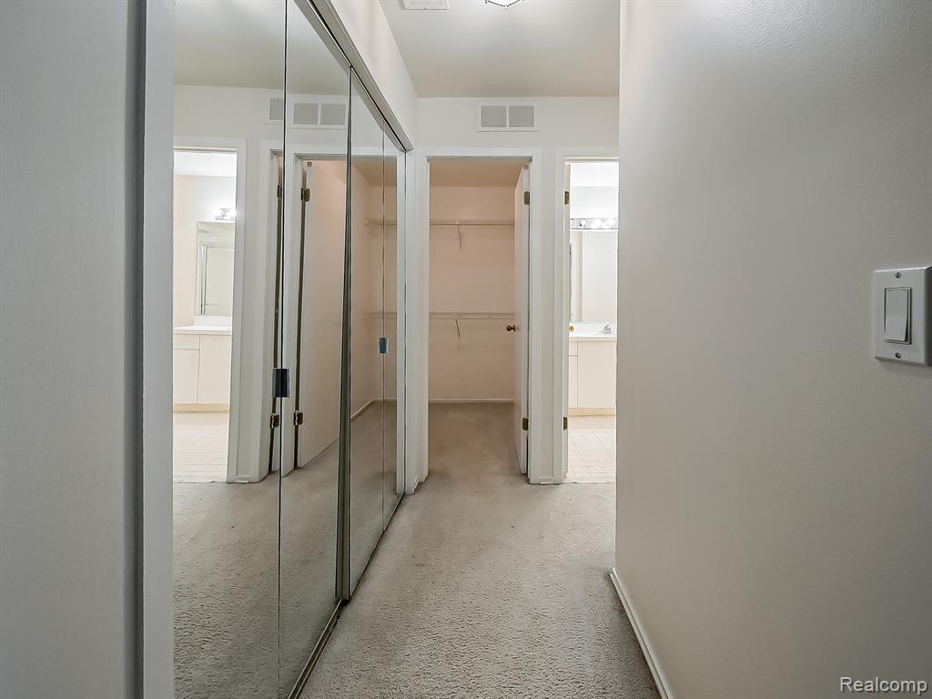 30414 Orchard Lake Road, Unit 12 Farmington, MI 48334 - Photo 13 of 33
